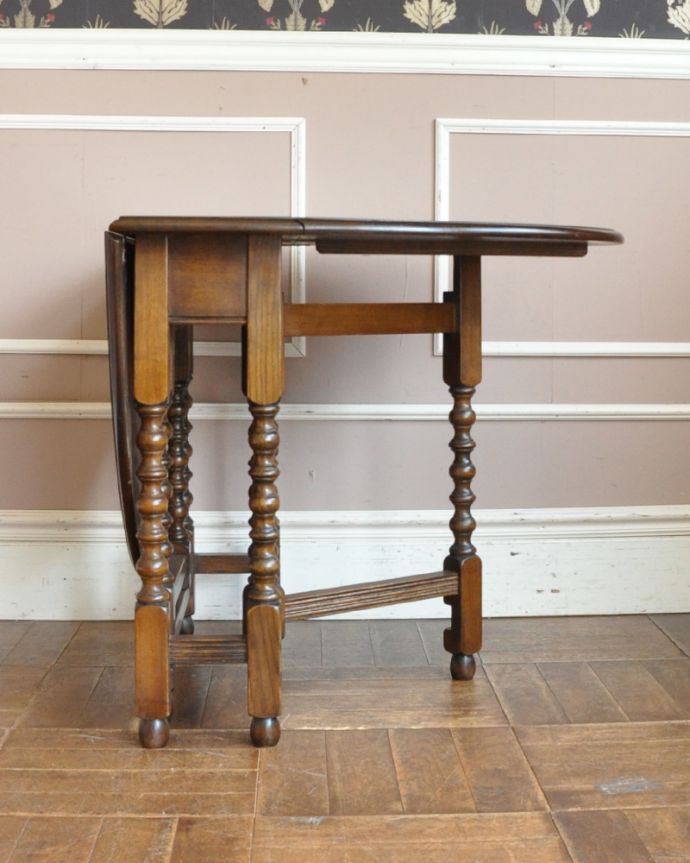 アンティークのテーブル　アンティーク家具　素敵なアンティーク家具、ボビンレッグが上品なゲートレッグテーブル（伸張式テーブル）。常に広げた状態でも十分にご使用頂けます。(k-1391-f)