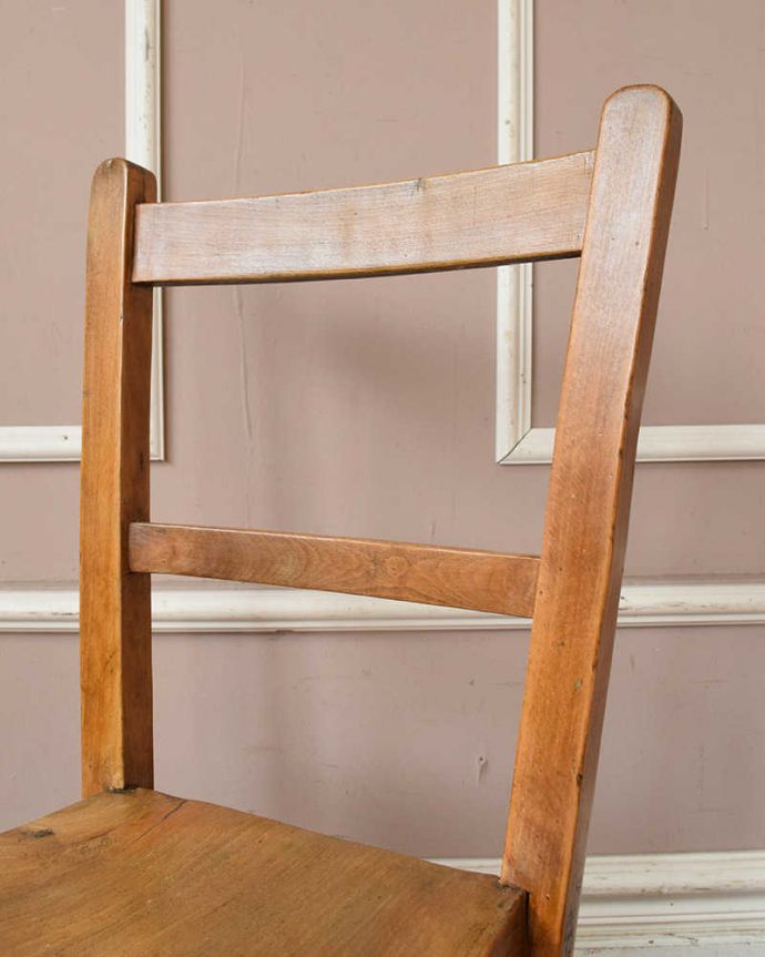 キッチンチェア　アンティーク チェア　イギリスのアンティーク、シンプルな背もたれの可愛いスクールチェア（チャイルドチェア）。お部屋のアクセントになる可愛いペイントもともとキッチンで使われていた椅子は、いい感じにペイントされていました。(k-1394-c)