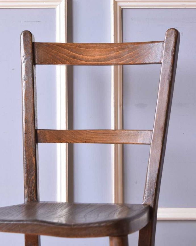 キッチンチェア　アンティーク チェア　アンティークの椅子、ほっこりしたデザインが可愛いチャイルドチェア。なんだか懐かしい素朴なデザイン。(k-1440-c)