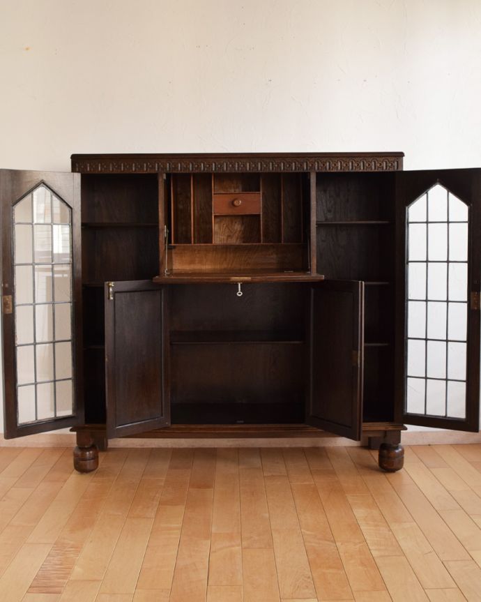 ビューロー　アンティーク家具　アンティークの英国家具、本棚とデスクが付いたお洒落なサイドバイサイド。棚に書類や文房具をしまえば、ちょっとした書き物スペースに早変わりします。(k-1462-f)