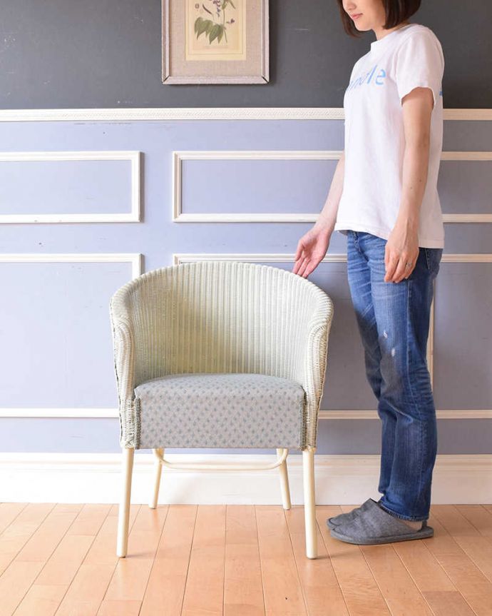 ロイドルーム　アンティーク チェア　イギリスから届いたアンティーク椅子、クッション付きのロイドルームチェア 。ゆったりくつろぎの時間に･･･見て楽しむだけでなく、使って本当の良さがわかるのがロイドルームチェア。(k-1509-c)