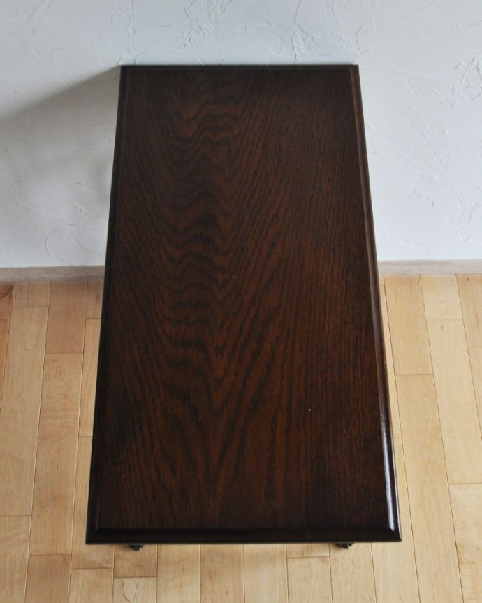 ロイドテーブル　アンティーク家具　ファンにはたまらない！SINGERのミシン台、アイアン脚がオシャレなアンティークパブテーブル。天板です。(k-1523-f)
