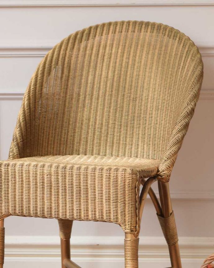 ロイドルーム　アンティーク チェア　アンティークの英国椅子、ダイニングでも使いやすいロイドルームチェア。アンティークとして使える頑丈さが魅力です可愛い編み目模様もロイドルームの魅力の一つ。(k-1527-c)