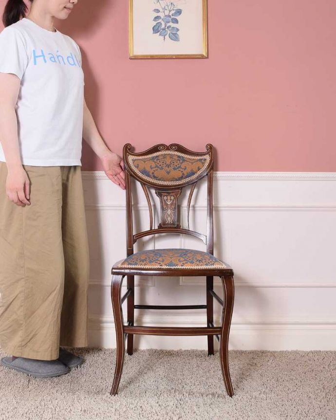 サロンチェア　アンティーク チェア　芸術的な象嵌の細工の模様にうっとり･･･アンティークだから手に入るサロンチェア。「見る」だけで幸せになるアンティークの椅子最高級のアンティークチェアは、座って使う楽しみ以外に目で見て楽しめます。(k-1556-c)