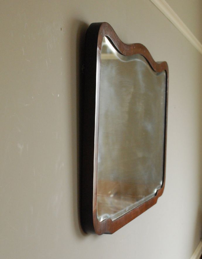 アンティーク フレーム付きミラー　アンティーク雑貨　英国スタイルのアンティーク鏡、マホガニー材の木製フレームアンティークミラー。アンティークのミラーは重みがあります。(k-1581-z)