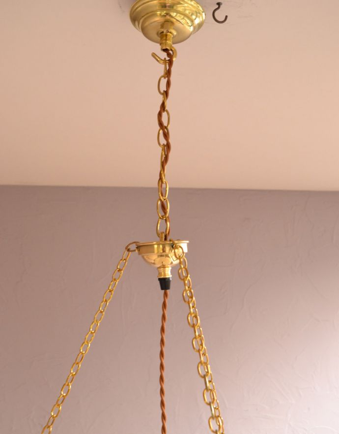 シャンデリア　照明・ライティング　イギリスから届いた貴重なフルーツ模様のアンティークハンギングボウル（照明）（Ｅ26球付）。引っ掛けシーリングタイプでお届けいたします。(k-1616-z)