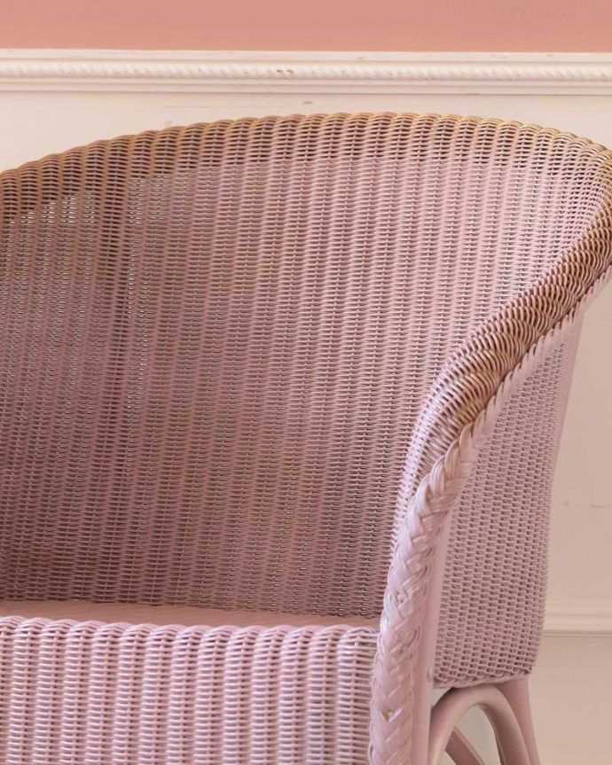 ロイドルーム　アンティーク チェア　丈夫で軽いイギリスアンティークのロイドルームチェア 。アンティークとして使える頑丈さが魅力です可愛い編み目模様もロイドルームの魅力の一つ。(k-1632-c)