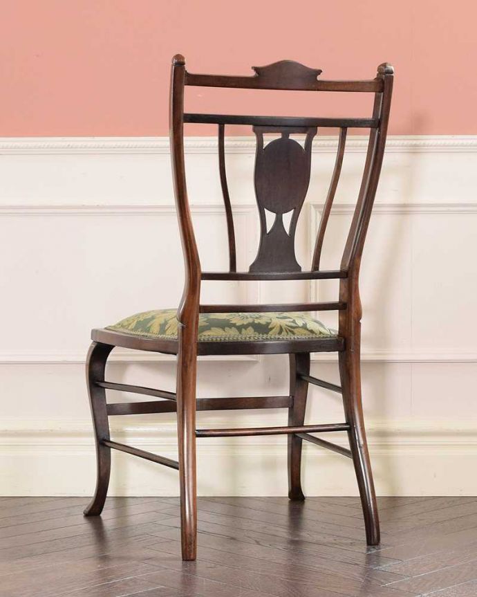 サロンチェア　アンティーク チェア　美しい象嵌が気品溢れるイギリスアンティークのインレイドチェア。後ろ姿も上品です並べた時に後ろから見ることも多い椅子。(k-1644k-c)