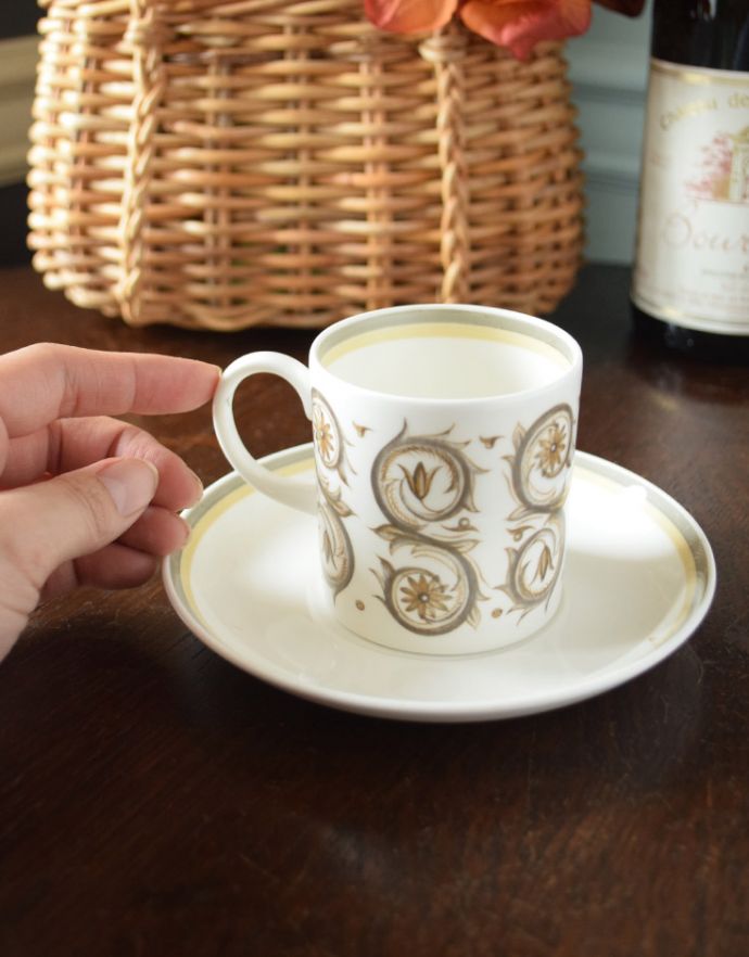 スージークーパー　アンティーク雑貨　イギリスのヴィンテージ食器、スージークーパーのカップ＆ソーサー（ヴェネチア）。お茶の時間をもっと優雅に･･･眺めているだけじゃもったいないので、実用的に使って下さい。(k-1648-z)