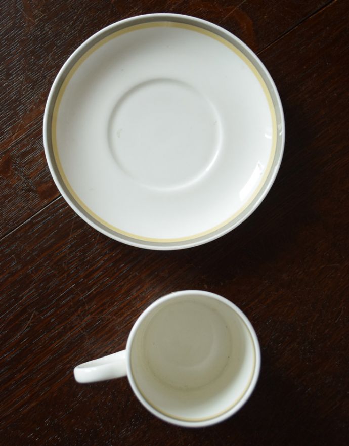 スージークーパー　アンティーク雑貨　イギリスのヴィンテージ食器、スージークーパーのカップ＆ソーサー（ヴェネチア）。上から見るとこんな感じです状態のいいものだけを選んでいますが、アンティークなのでキズや欠けがある場合があります。(k-1648-z)
