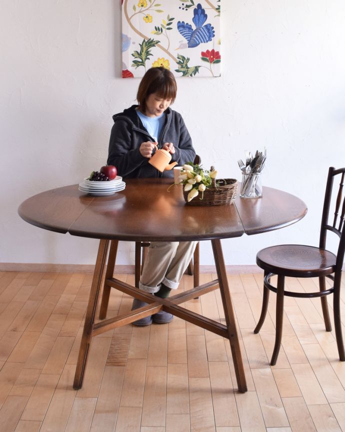 アーコールの家具　アンティーク家具　英国の老舗メーカー、アーコールのダイニングテーブル（伸張式テーブル） 。やっぱり人気！3WAYで使えるアーコールのテーブル。(k-1669-f)