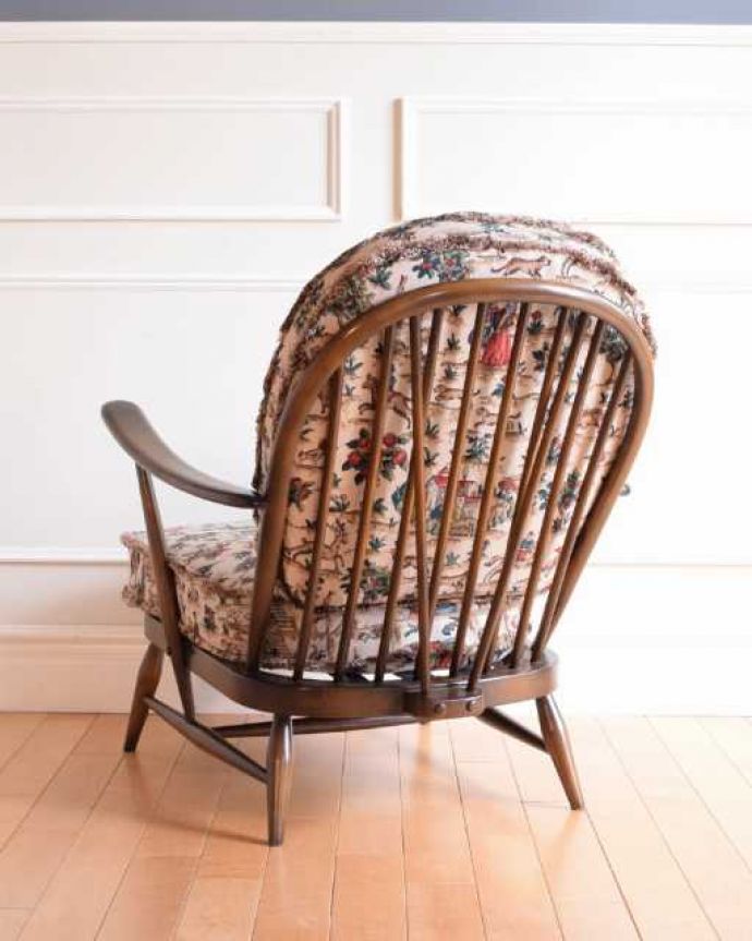 アーコールの家具　アンティーク チェア　アーコール社が作った一人掛けの椅子、ラウンジチェア。やっぱりアーコール。(k-1671-c)
