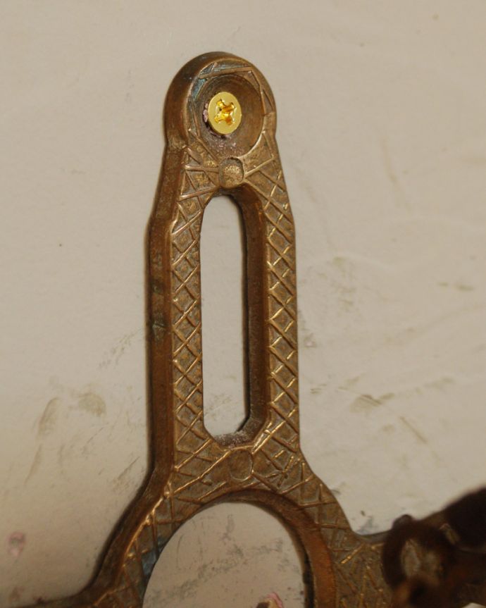 シルバーのテーブルウェア　アンティーク雑貨　英国アンティーク雑貨、馬蹄形モチーフの真鍮製ドアベル。市販のネジで固定してください。(k-1672-z)