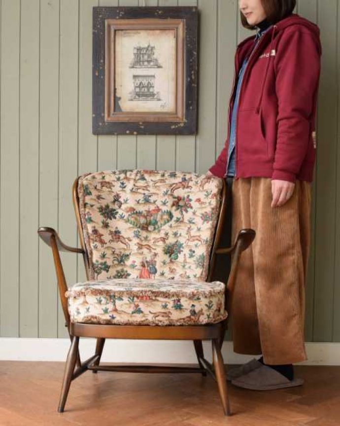 アーコールの家具　アンティーク チェア　ゆったりした時間を届けるビンテージの椅子、アーコールのラウンジチェア。アーコールらしいスッキリしたカッコよさシンプルな中にアーコールらしい職人技が見られるラウンジチェア。(k-1673-c)
