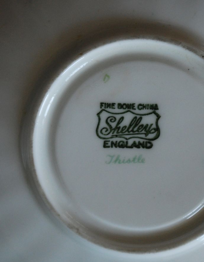 テーブルウェア(食器)　アンティーク雑貨　Shelley社のアンティーク食器、ボーンチャイナのカップ＆ソーサー（ブルー）。ソーサーのバックスタンプです。(k-1676-z)