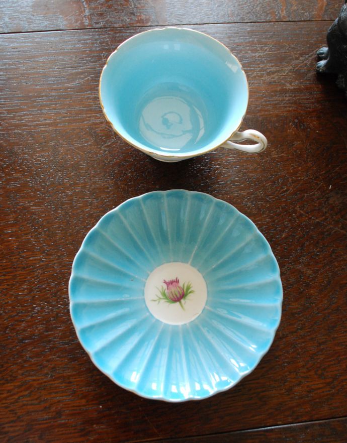 テーブルウェア(食器)　アンティーク雑貨　Shelley社のアンティーク食器、ボーンチャイナのカップ＆ソーサー（ブルー）。ボーンチャイナの美しい商品です。(k-1676-z)