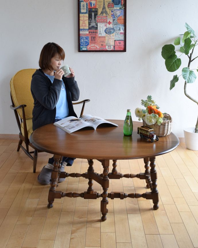 アンティークのテーブル　アンティーク家具　３タイプにサイズ調整が可能！アンティークゲートレッグコーヒーテーブル。お茶をするテーブルにピッタリ！もちろん閉じたままでもお使い頂けます。(k-1697-f)
