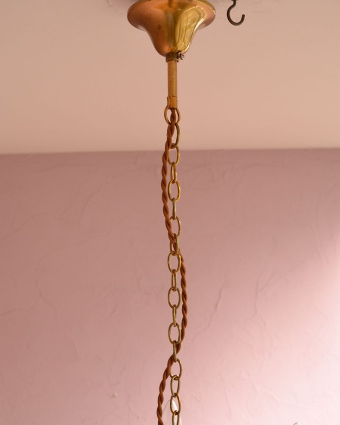 シャンデリア　照明・ライティング　高級感溢れる真鍮製シャンデリア、フランスで見つけたアンティーク照明（5灯）（Ｅ17シャンデリア球付）。真鍮のカバー付きです。(k-1712-z)