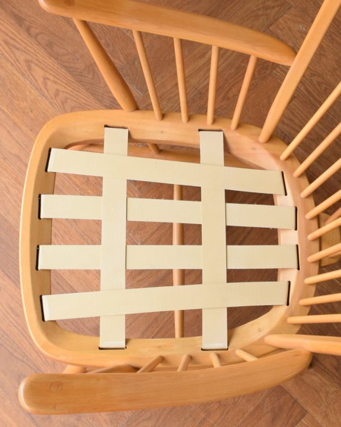 アーム付きチェア　アンティークチェア・椅子　アーコールチェアUP用(ラウンジチェア/クッション付)　クッションの下も貼り替えました。(k-1738-c)