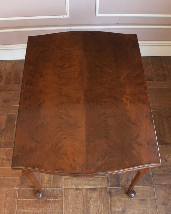 アンティークのテーブル　アンティーク家具　アンティーク英国輸入家具、猫脚のドローリーフテーブル（伸張式テーブル） 。天板もピカピカにお直ししました。(k-1739-f)