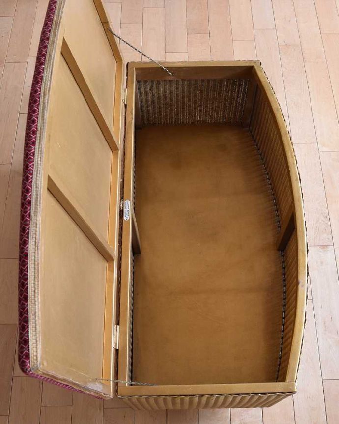 アンティーク｜ロイドルーム　アンティーク チェア　イギリス輸入のアンティーク家具、とっても便利なロイドルームボックスチェア（ベンチボックス）。中も修復してあるので、実用的になんでも入れて頂けます。(k-1741-f)