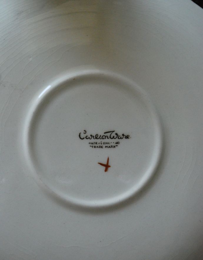 テーブルウェア(食器)　アンティーク雑貨　カールトンウェア社(Carlton ware)のアンティーク　カップ＆ソーサー。ソーサーの裏にもマーク入りです。(k-1748-z)