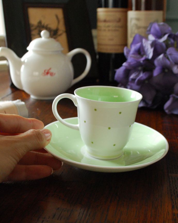 スージークーパー　アンティーク雑貨　スージークーパーのアンティークコーヒーカップ＆ソーサー（レイズドスポットシリーズ）。お茶の時間をもっと優雅に･･･眺めているだけじゃもったいないので、実用的に使って下さい。(k-1761-z)