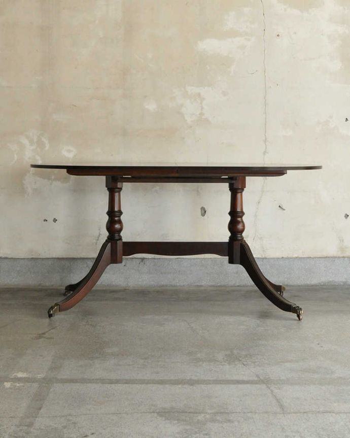 アンティークのテーブル　アンティーク家具　アンティークの英国家具、伸張式のダイニングテーブル（エクステンションテーブル）。普段はアパートやマンションでも便利に使える４人掛け。(k-1771-f)