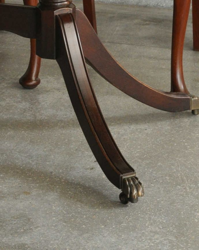 アンティークのテーブル　アンティーク家具　アンティークの英国家具、伸張式のダイニングテーブル（エクステンションテーブル）。キチンとお直ししました。(k-1771-f)