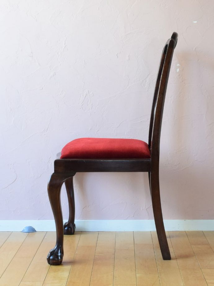 アンティークの椅子の側面