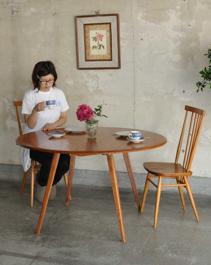 アーコールの家具　アンティーク家具　アーコール（ERCOL）のヴィンテージテーブル、北欧スタイルに似合うドロップリーフテーブル。やっぱり人気！3WAYで使えるアーコールのテーブル。(k-1805-f)