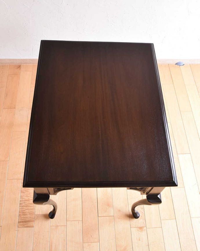 アンティークのテーブル　アンティーク家具　マホガニー材のアンティーク英国家具、脚の先まで美しいオケージョナルテーブル。いろんなことに使って下さい。(k-1849-f)