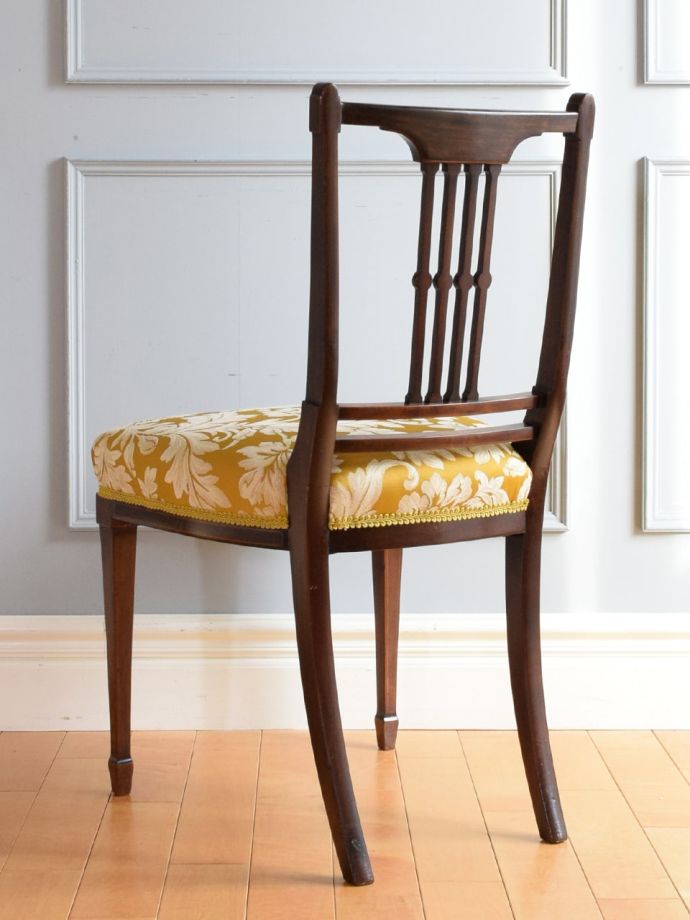 イギリスから届いた美しいアンティークチェア、象嵌細工が施されたローズウッド材の椅子