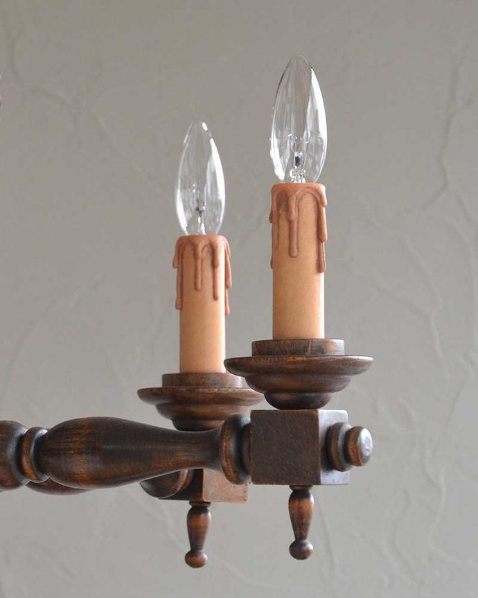 シャンデリア　照明・ライティング　フランス輸入のアンティーク照明、木製シャンデリア(5灯)（E17シャンデリア球付）。オーバーホール済みなので安心してお使い頂けます。(k-1867-z)