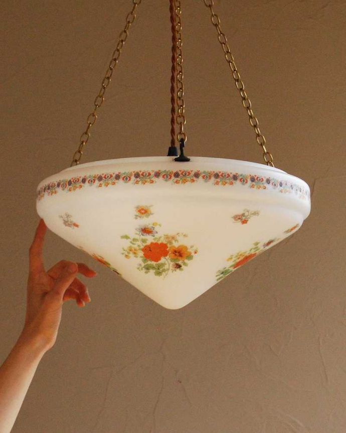 シャンデリア　照明・ライティング　お花模様が可愛いアンティークハンギングボウル（Ｅ26球付）。とっても美しい照明の明かりでお部屋に安らぎをプラス。(k-1918-z)