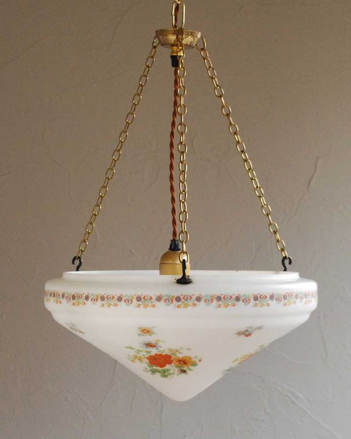 シャンデリア　照明・ライティング　お花模様が可愛いアンティークハンギングボウル（Ｅ26球付）。アンティークガラスシェードに3ヵ所、吊すための金具を取り付けてあります。(k-1918-z)