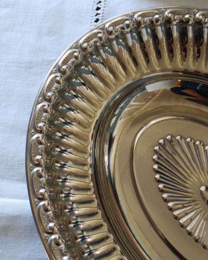 アンティーク シルバー製　アンティーク雑貨　英国の銀食器、アンティークのシルバープレート(トレイ)。アンティークなので多少のキズ・汚れがある場合があります。(k-1953-z)