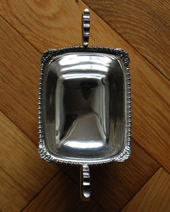 アンティーク シルバー製　アンティーク雑貨　英国輸入の銀食器、アンティークシルバーのシュガーポット。ティータイムに出せば、お家でのカフェタイムが一気に華やぎます。(k-1976-z)