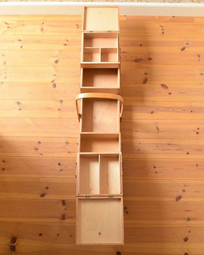 ソーイングボックス　アンティーク家具　趣味を楽しむアンティークの道具、木のソーイングボックス。中はこんな感じです。(k-2052-f)