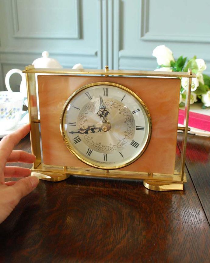 アンティーク その他の雑貨　アンティーク雑貨　1950年代イギリス輸入のアンティーク置き時計（SMITHS社）。家事室やデスクの上、自分のコーナーに使ってみたい置時計です。(k-2055-z)