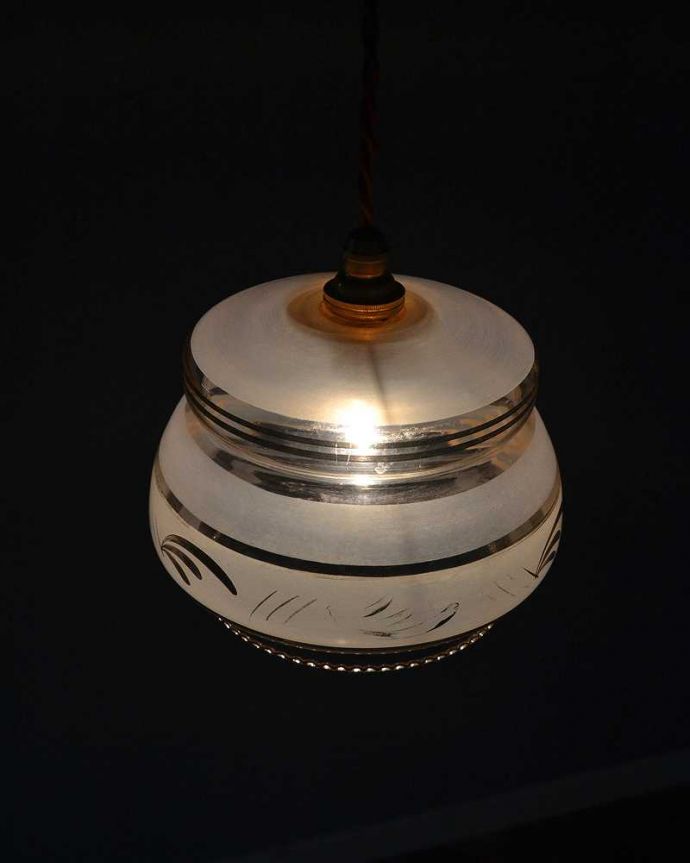 ペンダントライト　照明・ライティング　パステルピンク×ゴールドが可愛いアンティークシェード（コード・シャンデリア電球・ギャラリーなし）。。(k-2162-z)