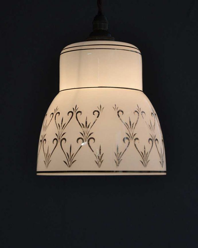 海外らしい装飾のアンティークペンダントライト（コード・シャンデリア電球・ギャラリーなし）(k-2191-z)｜照明・ライティング