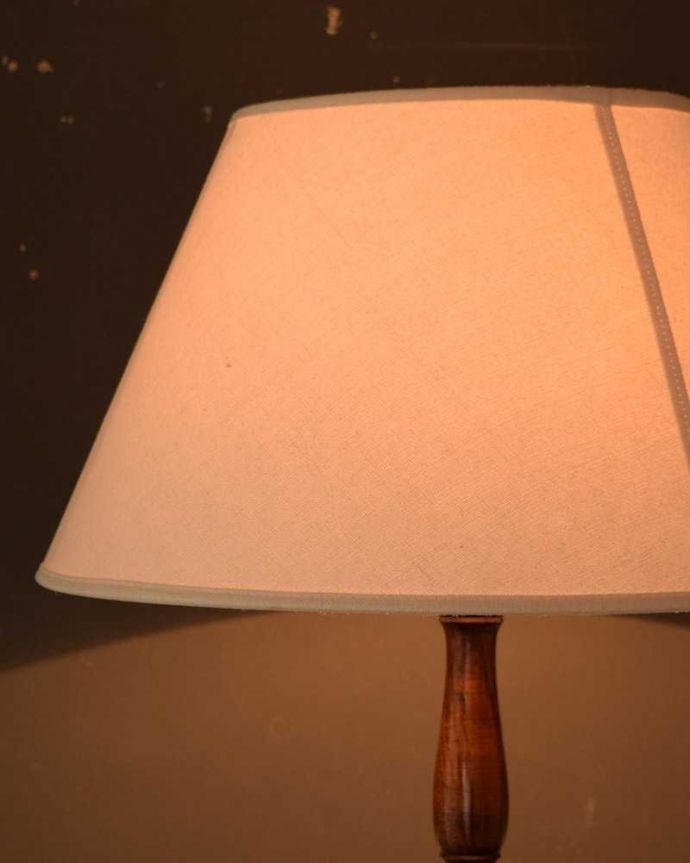 スタンドライト　照明・ライティング　英国で見つけたスタンド照明、アンティークフロアランプ（Ｂ22シャンデリア球付） 。。(k-2244-f)