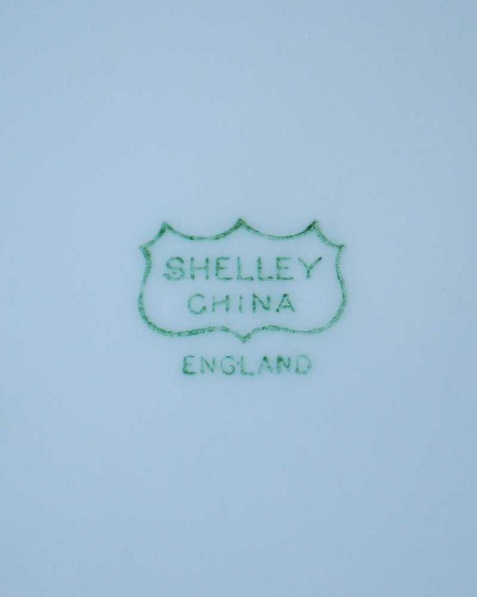 シェ―リー窯　アンティーク雑貨　シェリー(Shelley)のアンティーク　プレート。裏側には品質の証シェリーのバックスタンプがあります。(k-2272-z)