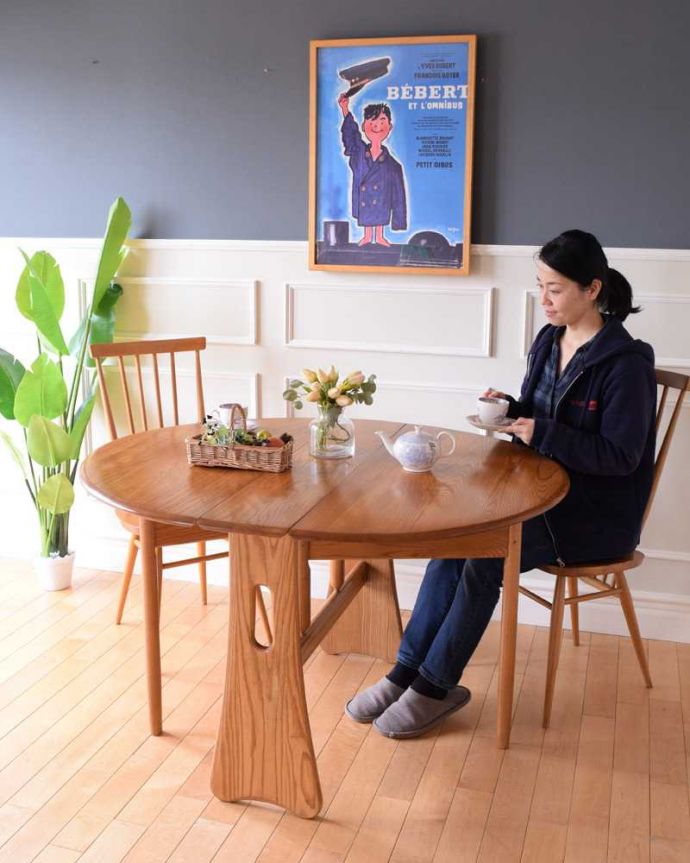アンティークのテーブル　アンティーク家具　老舗家具メーカーアーコール社のアンティーク、伸張式のダイニングテーブル。やっぱり人気！3WAYで使えるアーコールのテーブル。(k-2306-f)
