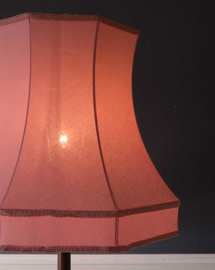 スタンドライト　照明・ライティング　英国輸入のスタンド照明、美しいアンティークフロアランプ（Ｂ22シャンデリア球付） 。。(k-2387-f)