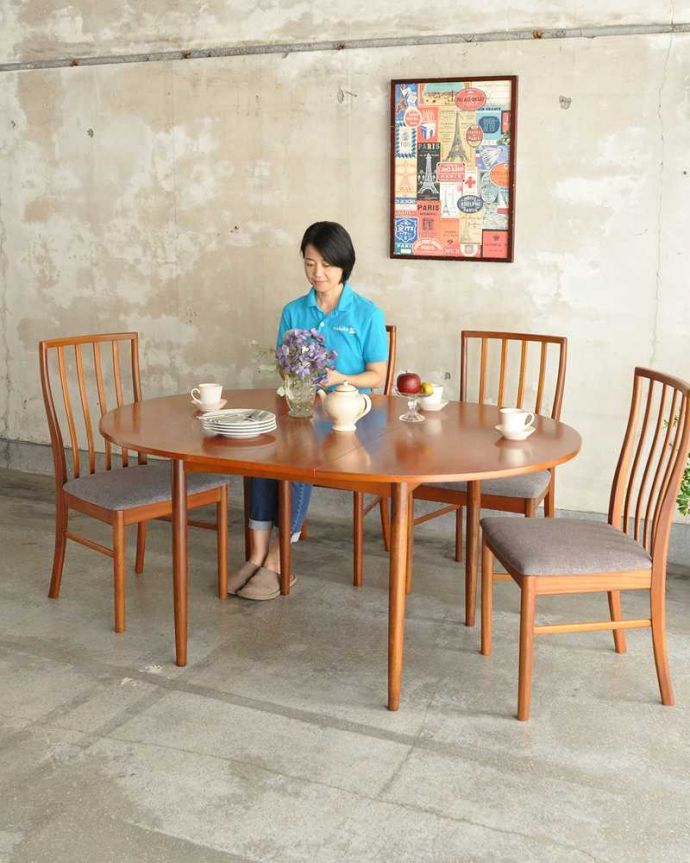 G-PLAN(Gプラン)　アンティーク家具　G-PLANデザインのダイニングテーブル、伸張できるヴィンテージ家具。用途に合わせてサイズが変わる便利なテーブルあっという間にサイズが大きくなっちゃうヴィンテージのエクステンションテーブル。(k-2403-f)
