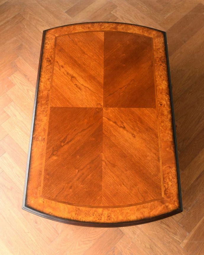 アンティークのテーブル　アンティーク家具　英国で出会っためずらしい家具、アンティークの遊べちゃうフットボールテーブル。天板の形を見てみると･･･テーブルの形を上から見ると、こんな感じです。(k-2447-f)