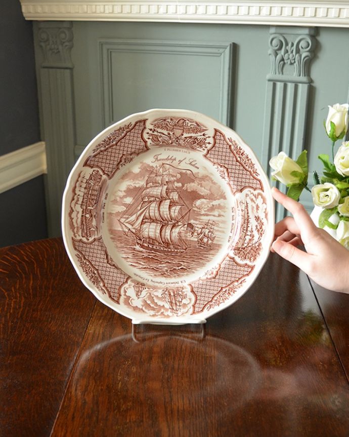 アンティーク 陶磁器の雑貨　アンティーク雑貨　繊細に描かれたデザインの美しいアンティーク食器、イギリスで見つけたディッシュプレート。飾って使って楽しむアンティーク何個でも集めたくなっちゃう美しい柄のプレート。(k-2554-z-1)