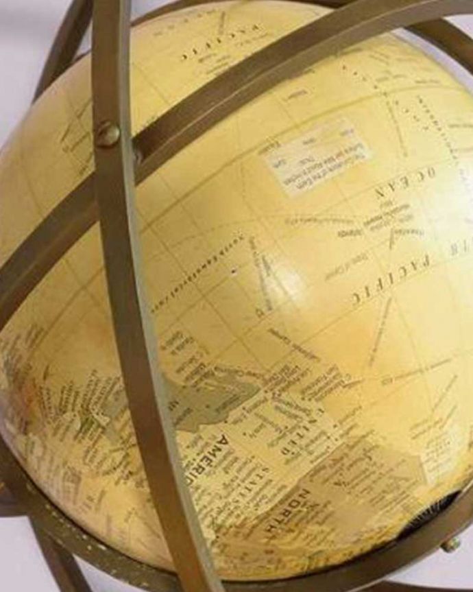 めずらしい家具　アンティーク家具　イギリスで見つけたアンティークグローブ、置くだけで絵になる天球儀。近づいてみると・・・地球儀としても使用できます。(k-2605-f)